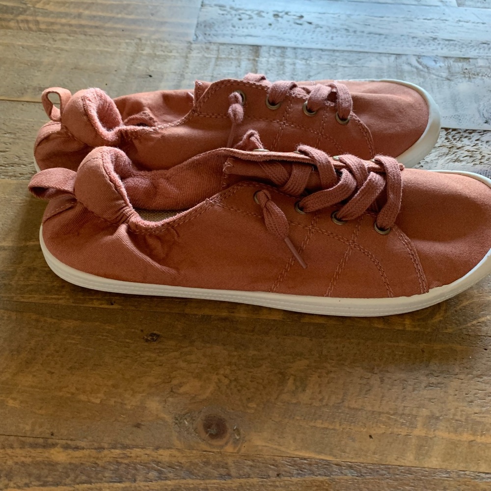 size 9 1/2 sneakers 3 pairs. pink, cheetah print in black and gray andgray